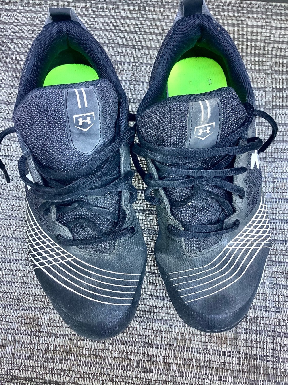 Under Armour Soccer Cleats Black White Lace Up Athletic 7.5